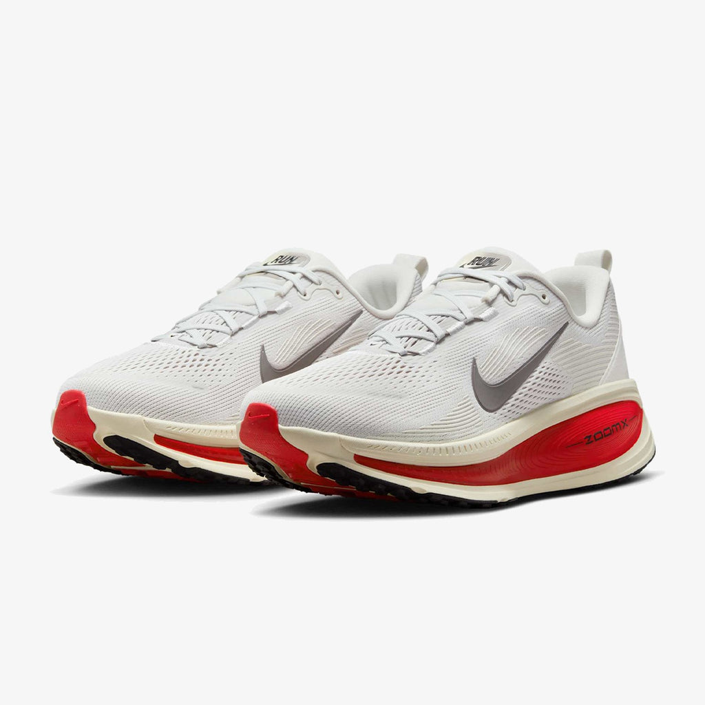 Nike Vomero 18 ‘Platinum Tint Siren Red’