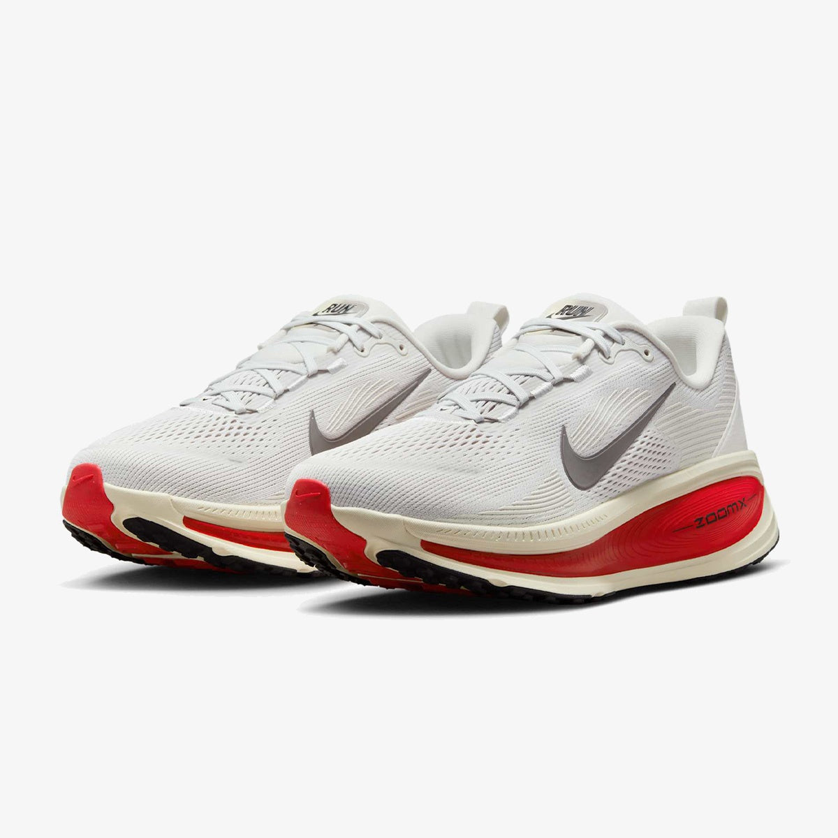 Nike Vomero 18 ‘Platinum Tint Siren Red’
