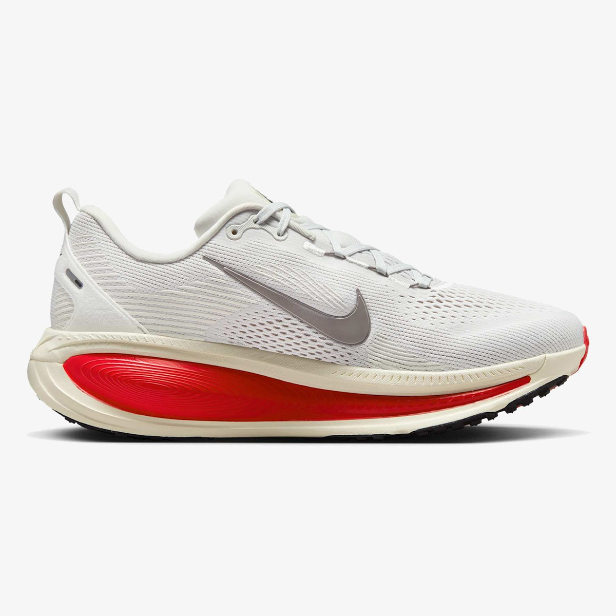 Nike Vomero 18 ‘Platinum Tint Siren Red’
