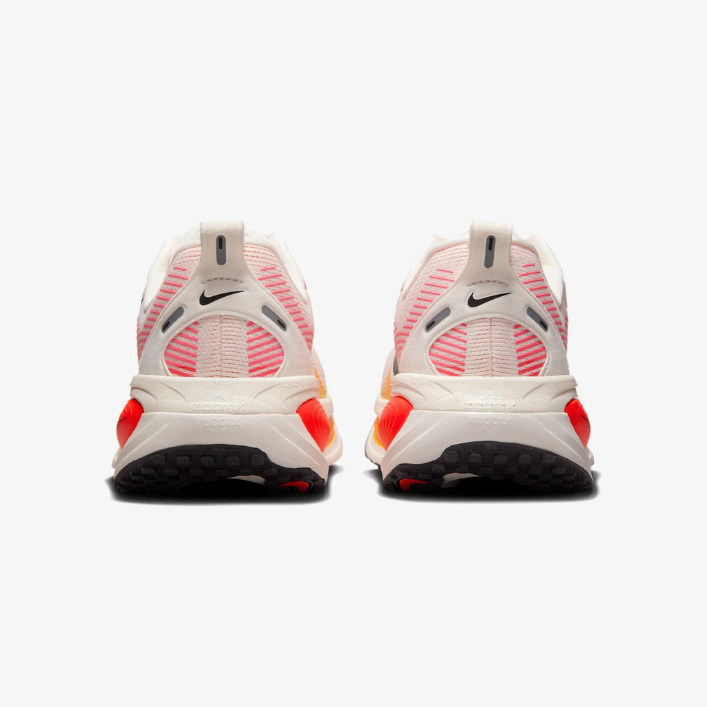 Wmns Nike Vomero 18 ‘Sail Bright Crimson’
