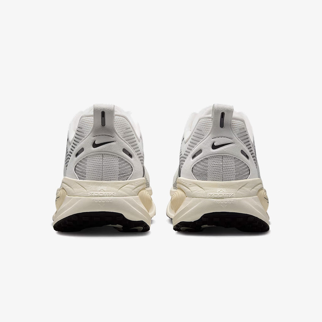 Nike Vomero 18 'Coconut Milk'