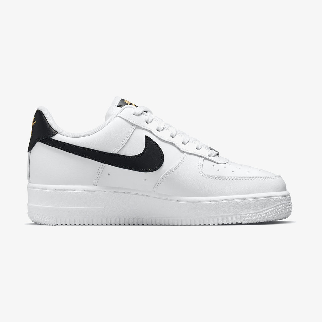Wmns Nike Air Force 1 ’07 Essential ‘White Black’