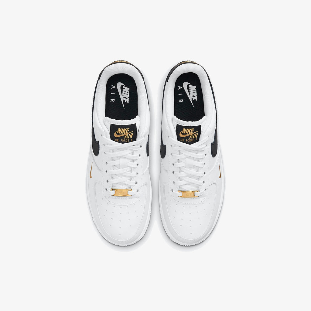 Wmns Nike Air Force 1 ’07 Essential ‘White Black’