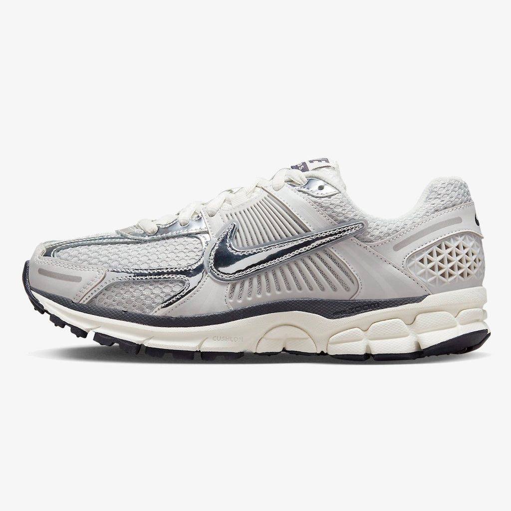 Wmns Nike Air Zoom Vomero 5 ‘Photon Dust Metallic Silver’