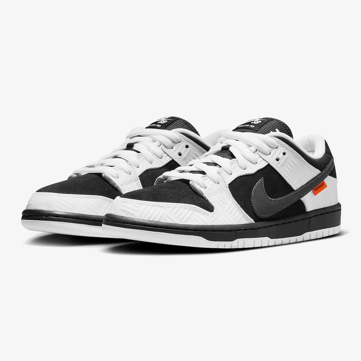 TIGHTBOOTH x Nike Dunk Low SB