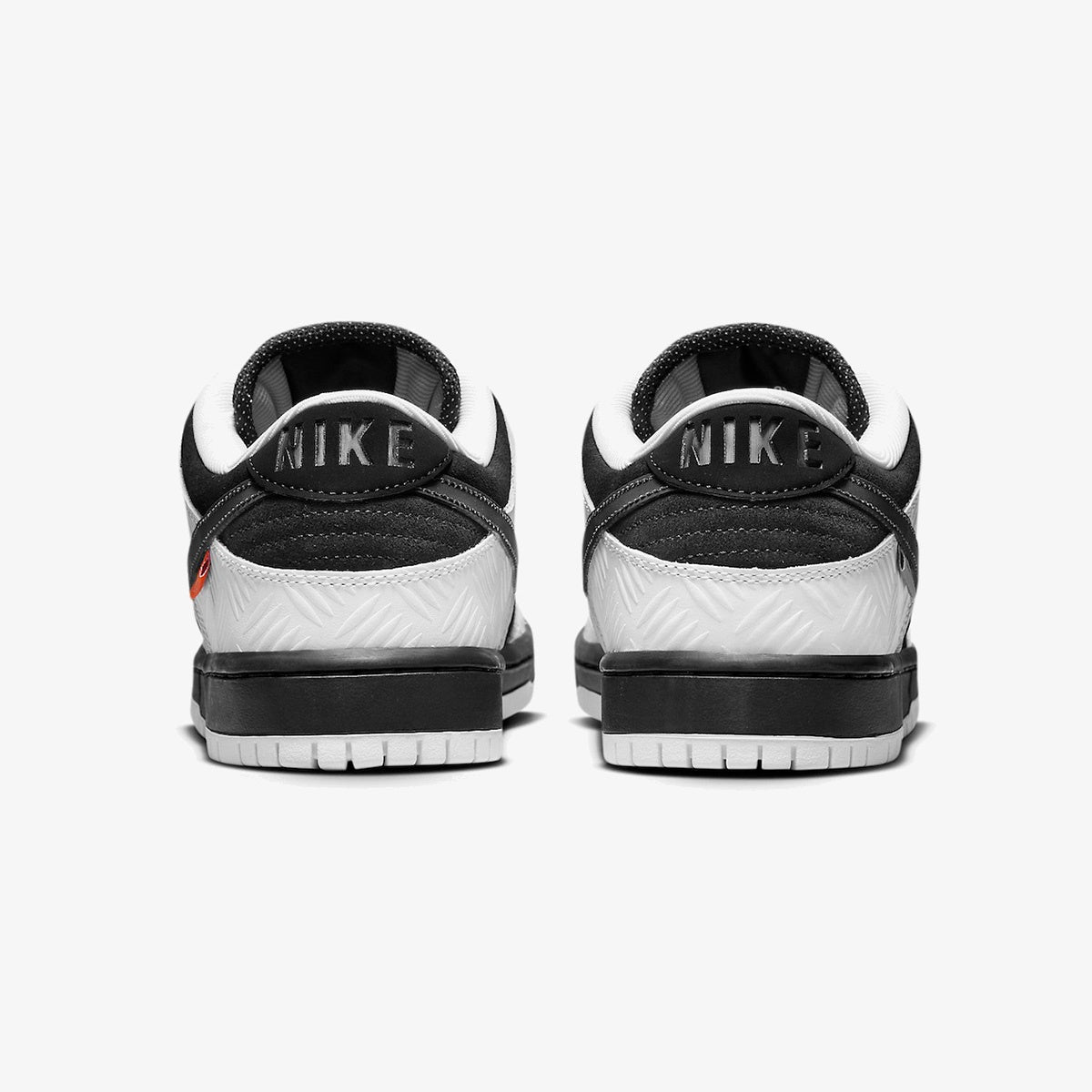 TIGHTBOOTH x Nike Dunk Low SB